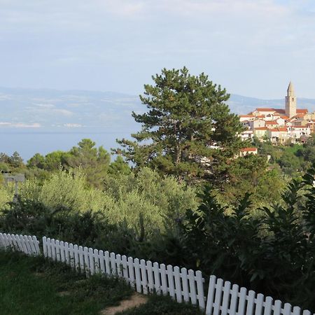 Apartmani Mariosa Vrbnik Buitenkant foto
