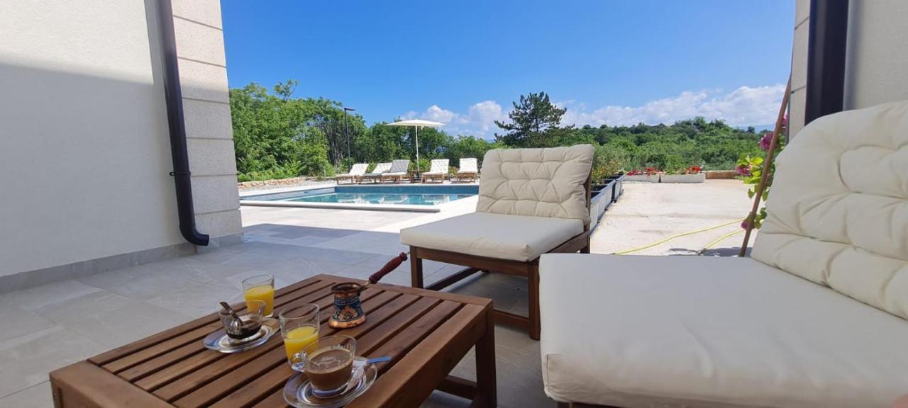 Apartmani Mariosa Vrbnik Buitenkant foto