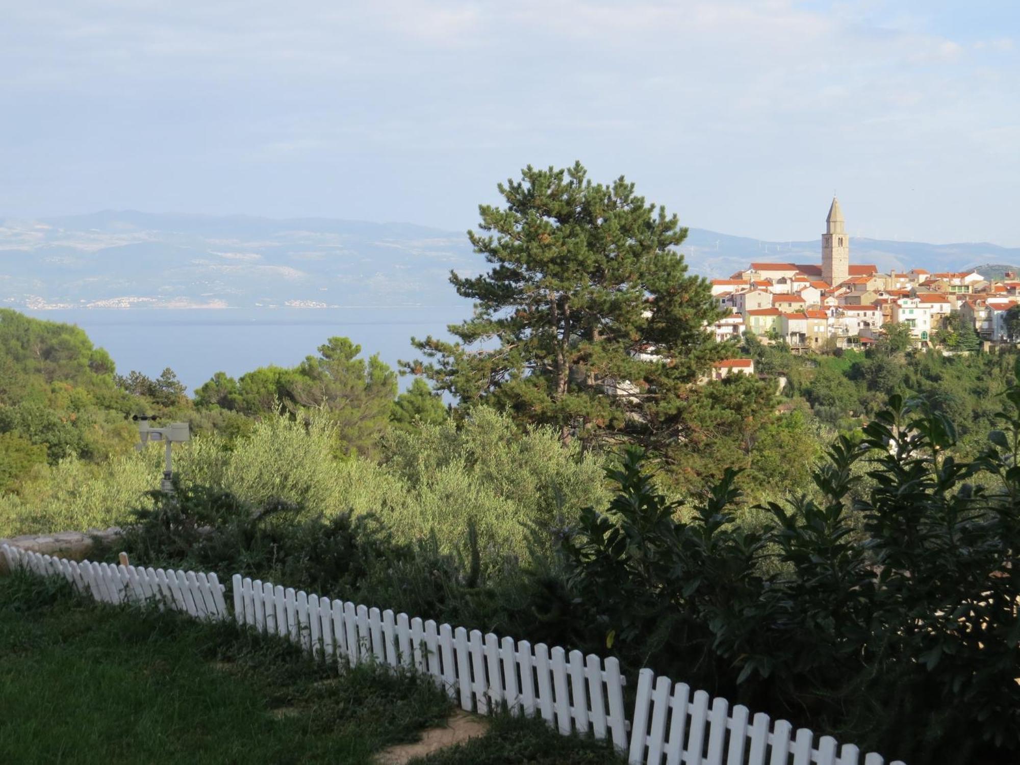 Apartmani Mariosa Vrbnik Buitenkant foto
